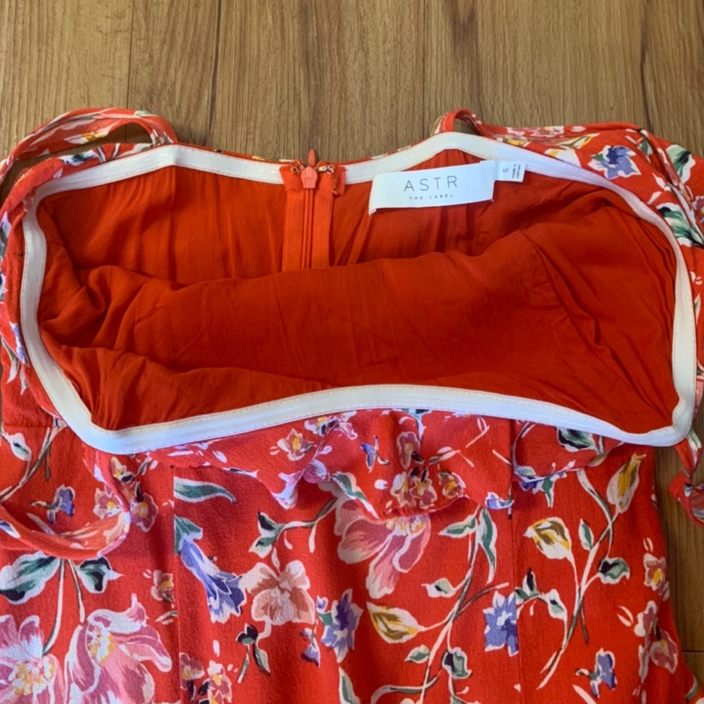 ASTR The Label Red Ruffle Floral Mini Dress S - Picture 10 of 12